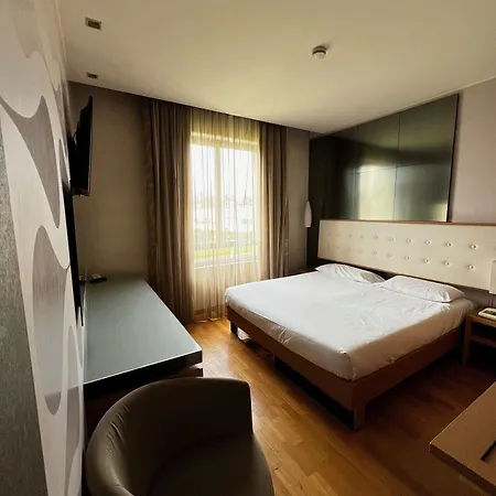 ホテル Axolute Comfort 4*